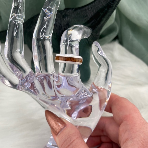 Aolani Hawaii Hawaiian Koa Inlay with White 6mm Ceramic Barrel Ring | Size 6 - Picture 5 of 13